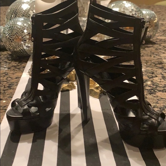 Gucci Cage Leather Peep Toe Platform Booties - Picture 2 of 14